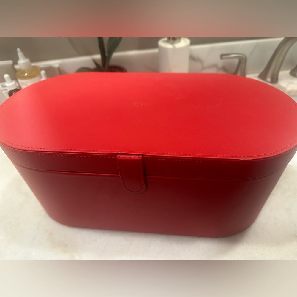 Dyson Airwrap- gently used